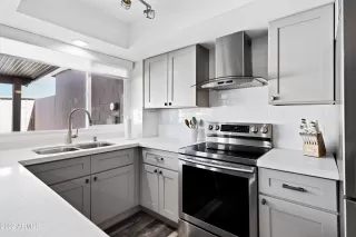 Photo #3: 6399020 Listing