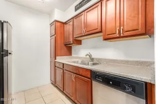 Photo #3: 6399104 Listing