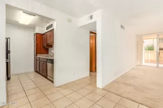 Photo #4: 6399104 Listing