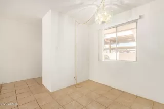 Photo #5: 6399104 Listing