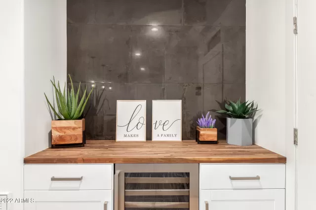 MLS: 6399931 Condo For Sale