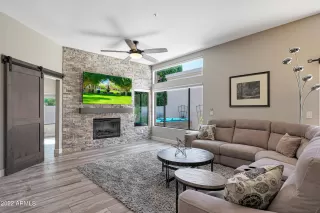 Photo #2: 6400028 Listing