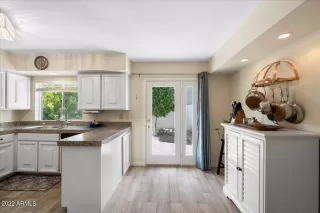 Photo #4: 6400606 Listing