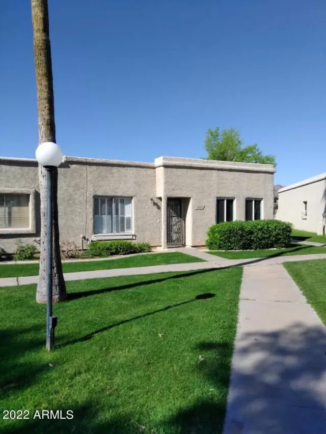 MLS: 6400961 Condo For Sale