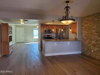 Photo #5: 6400961 Listing