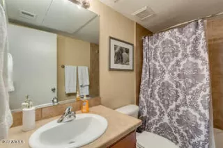 Photo #6: 6401729 Listing