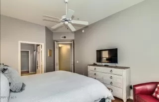 Photo #6: 6401841 Listing