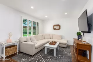 Photo #6: 6402160 Listing