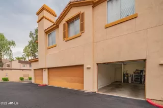 Photo #5: 6402356 Listing