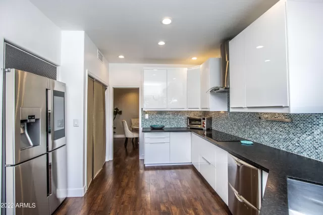 MLS: 6402600 Condo For Sale