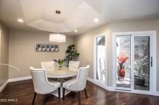 Photo #6: 6402600 Listing