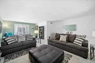 Photo #3: 6402845 Listing