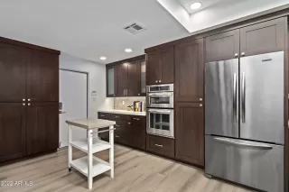 Photo #6: 6402917 Listing 