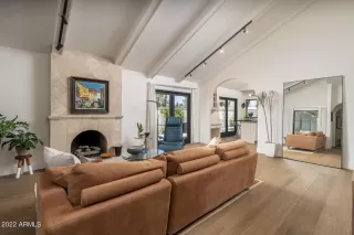 Photo #5: 6403034 Listing