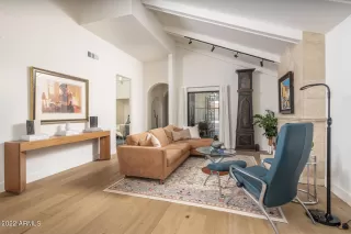 Photo #6: 6403034 Listing