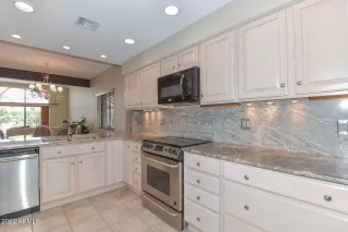 Photo #4: 6403042 Listing 