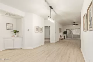 Photo #4: 6403147 Listing