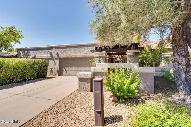 MLS: 6403163 Condo For Sale