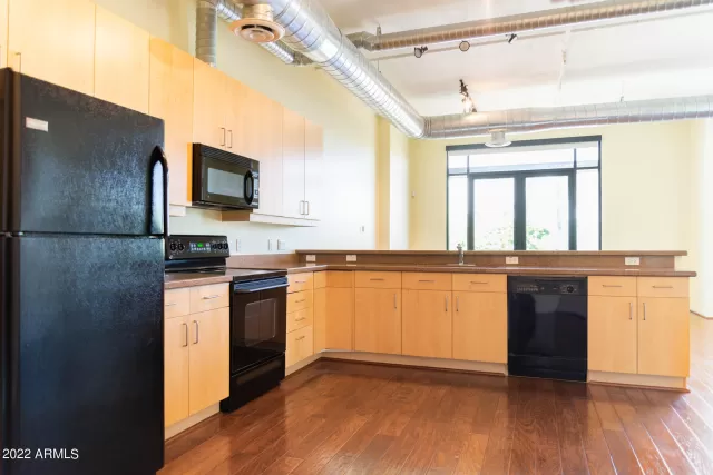 MLS: 6403269 Condo For Sale