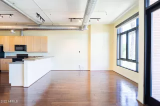 Photo #4: 6403269 Listing