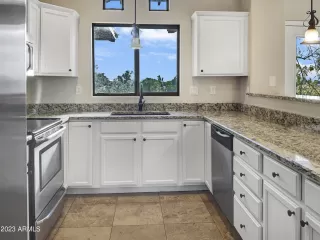 Photo #2: 6403415 Listing 