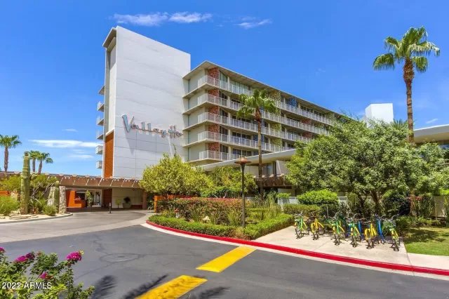 MLS: 6403552 Condo For Sale
