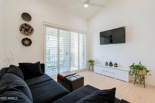 Photo #4: 6403669 Listing