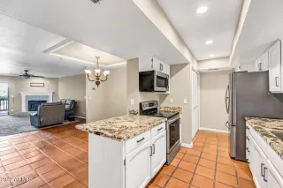 Photo #4: 6403728 Listing
