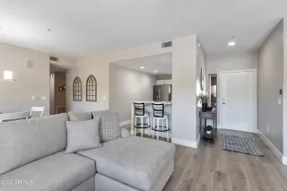 Photo #6: 6403815 Listing 