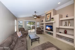 Photo #6: 6403941 Listing