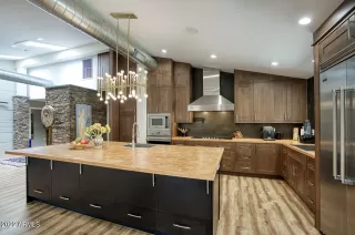 Photo #3: 6404355 Listing