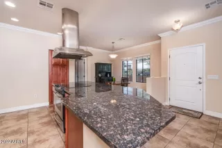 Photo #5: 6404847 Listing 