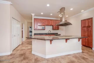 Photo #6: 6404847 Listing 