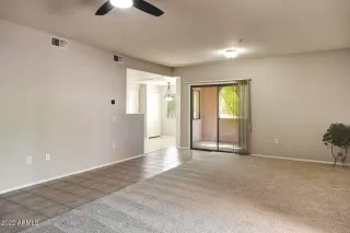 Photo #5: 6404930 Listing 