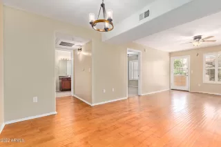 Photo #5: 6404970 Listing 