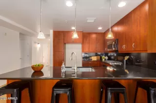 Photo #6: 6405006 Listing