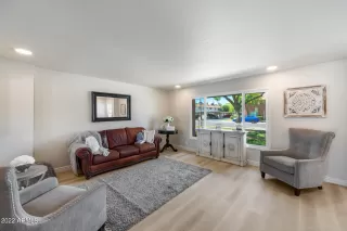 Photo #2: 6405548 Listing