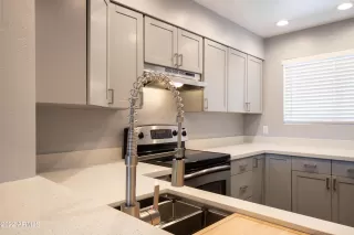 Photo #5: 6405610 Listing