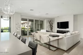 Photo #2: 6405960 Listing