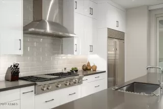 Photo #6: 6405960 Listing