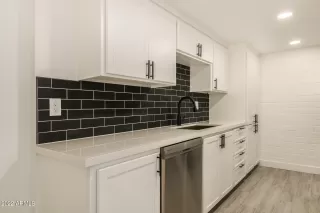 Photo #2: 6406083 Listing