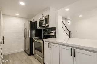 Photo #3: 6406083 Listing