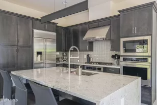 Photo #3: 6406170 Listing