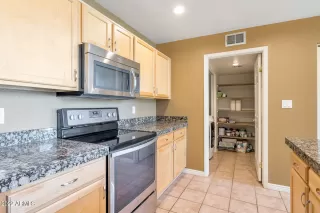 Photo #3: 6406648 Listing