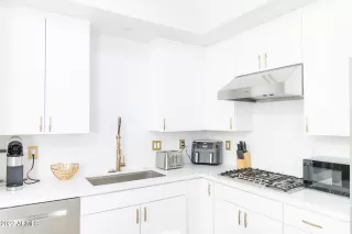 Photo #3: 6406718 Listing