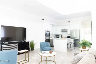 Photo #5: 6406718 Listing