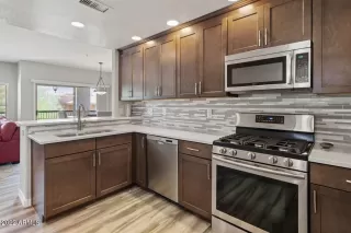 Photo #4: 6406840 Listing