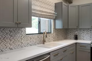 Photo #5: 6406847 Listing 