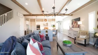 Photo #4: 6406884 Listing 