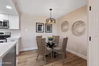 Photo #5: 6406909 Listing